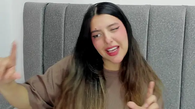 Snapshot of Arihanna_London chatting on April 10, 8:13 pm Arihanna London online show from April 10, 8:13 pm