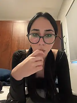 juliacosta online show from April 4, 7:11 pm