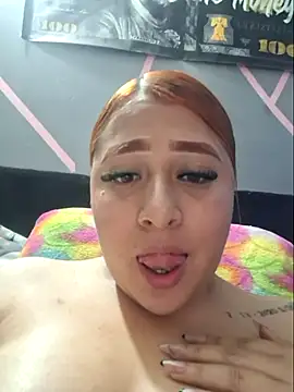 Snapshot of venuscopper chatting on May 15, 11:12 pm venuscopper online show from May 15, 11:12 pm