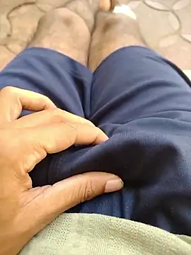 junedkhan99 online show from April 12, 4:17 am