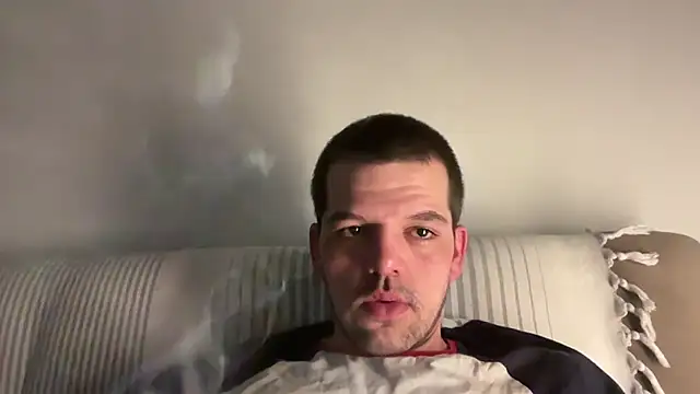 Andy015799 online show from April 18, 11:27 pm