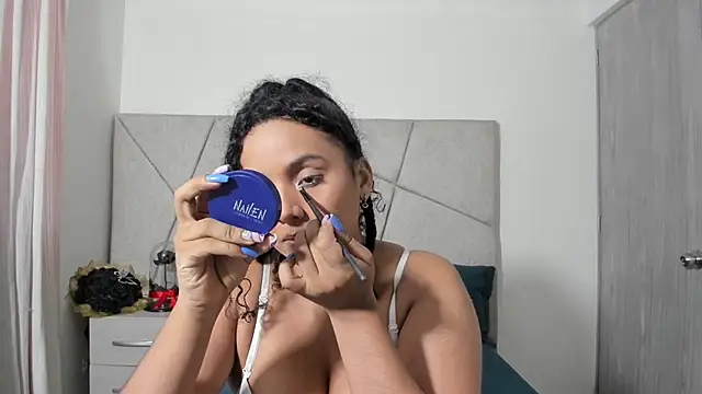 Snapshot of VeraBellucci chatting on April 7, 11:10 am VeraBellucci online show from April 7, 11:10 am