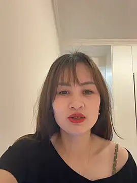 Snapshot of Yang_218 chatting on April 6, 5:30 am Yang 218 online show from April 6, 5:30 am
