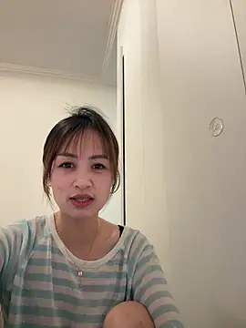 Snapshot of Yang_218 chatting on May 8, 5:13 am Yang 218 online show from May 8, 5:13 am