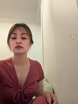 Snapshot of Yang_218 chatting on May 11, 7:03 am Yang 218 online show from May 11, 7:03 am