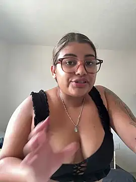 Snapshot of C1N09 chatting on June 15, 6:32 pm C1N09 online show from June 15, 6:32 pm