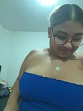 Snapshot of C1N09 chatting on June 25, 5:23 am C1N09 online show from June 25, 5:23 am