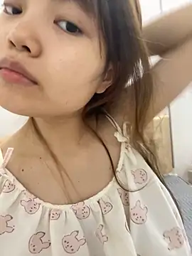 Snapshot of -Vaci- chatting on April 14, 1:50 pm -Vaci- online show from April 14, 1:50 pm