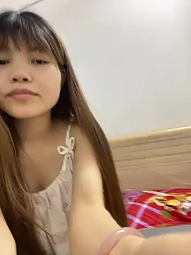 Snapshot of -Vaci- chatting on April 15, 2:13 pm -Vaci- online show from April 15, 2:13 pm