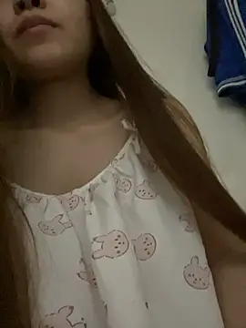 Snapshot of -Vaci- chatting on May 6, 2:22 pm -Vaci- online show from May 6, 2:22 pm