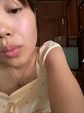 Snapshot of -Vaci- chatting on June 7, 3:43 am -Vaci- online show from June 7, 3:43 am