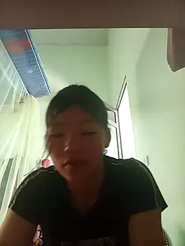 Snapshot of -Quyny- chatting on April 8, 7:52 am -Quyny- online show from April 8, 7:52 am