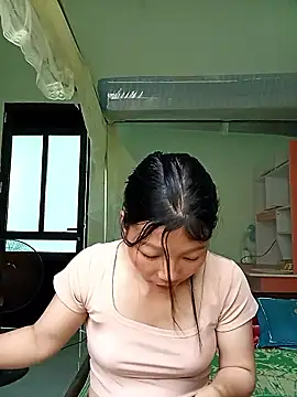 Snapshot of -Quyny- chatting on April 15, 7:37 am -Quyny- online show from April 15, 7:37 am