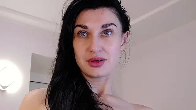 AriannaCruise online show from April 18, 5:44 am