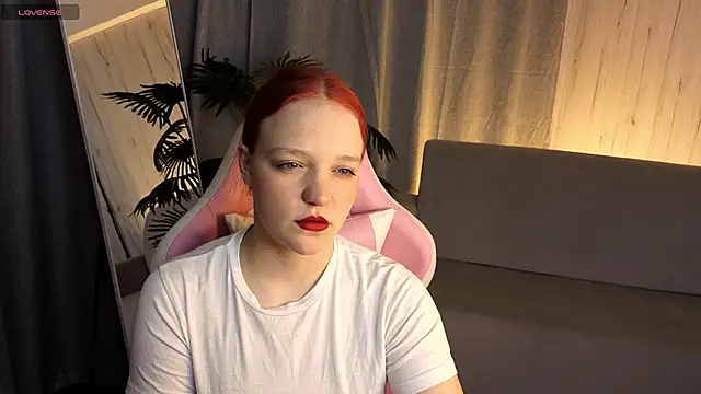 Snapshot of Candy_Lirr chatting on May 15, 2:40 am Candy Lirr online show from May 15, 2:40 am
