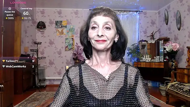 Snapshot of Shooting-Star- chatting on June 1, 6:31 pm Shooting-Star- online show from June 1, 6:31 pm