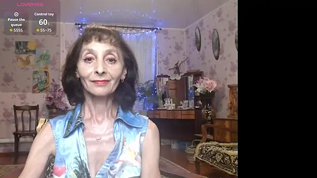 Snapshot of Shooting-Star- chatting on June 13, 5:44 pm Shooting-Star- online show from June 13, 5:44 pm