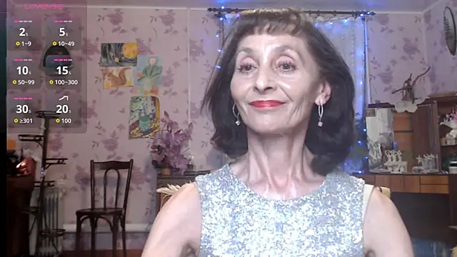 Snapshot of Shooting-Star- chatting on June 22, 5:43 pm Shooting-Star- online show from June 22, 5:43 pm