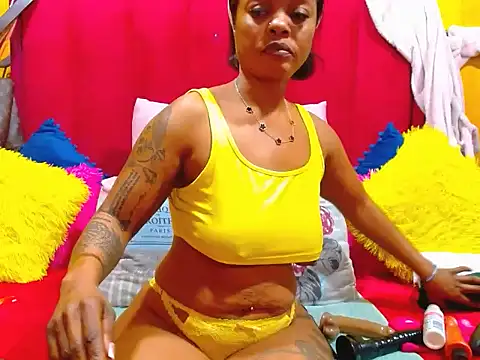 Cherrybootyofjoy86 online show from June 5, 5:47 am