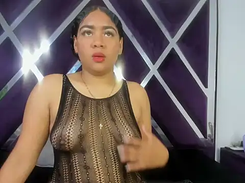 Snapshot of AlexaStormmy chatting on April 28, 9:20 pm AlexaStormmy online show from April 28, 9:20 pm