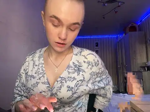 Snapshot of melissashineeee chatting on April 11, 11:36 am melissashineeee online show from April 11, 11:36 am