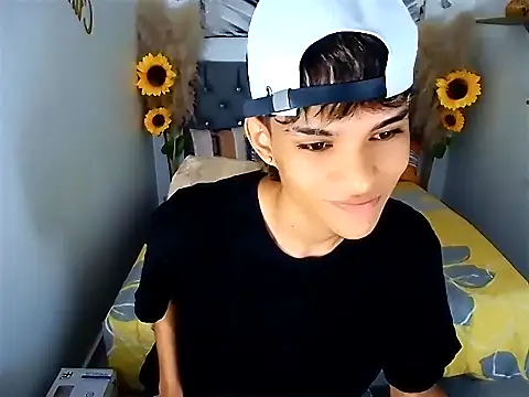 chris evans77 online show from April 1, 1:41 pm