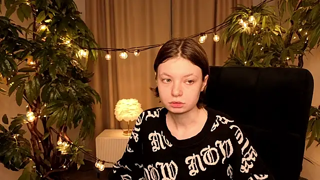 Snapshot of SusanPhelps chatting on April 4, 2:03 pm SusanPhelps online show from April 4, 2:03 pm