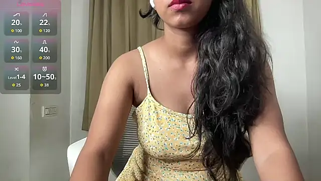 Snapshot of Gorgeous_Sarahh chatting on May 16, 9:35 pm Gorgeous Sarahh online show from May 16, 9:35 pm