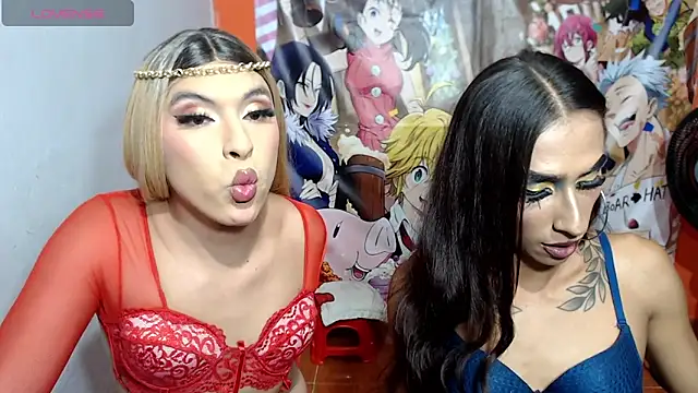 Snapshot of beautiful_hotgirls chatting on April 13, 2:50 am beautiful hotgirls online show from April 13, 2:50 am