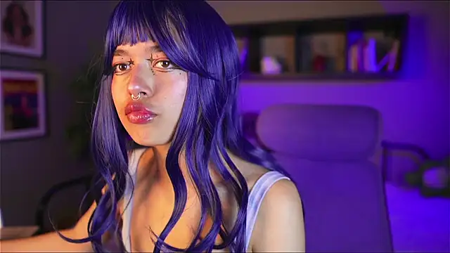 Snapshot of Saphyralux chatting on May 14, 9:10 pm Saphyralux online show from May 14, 9:10 pm
