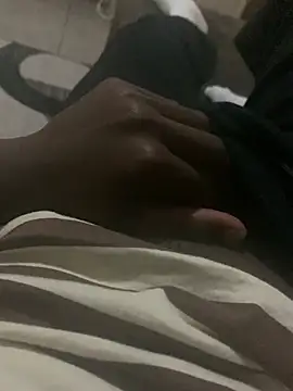 Snapshot of ndaloyakhe chatting on April 4, 8:28 pm ndaloyakhe online show from April 4, 8:28 pm