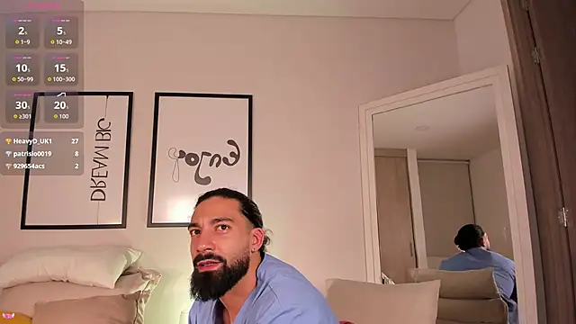 Snapshot of Max_strong01 chatting on May 15, 11:45 pm Max strong01 online show from May 15, 11:45 pm