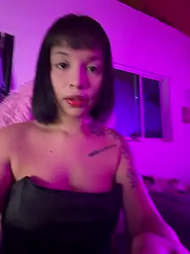 Snapshot of goth_Valentinna chatting on April 1, 11:35 pm goth Valentinna online show from April 1, 11:35 pm