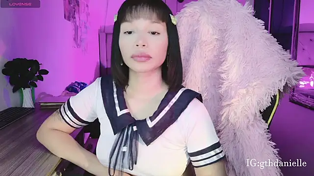 Snapshot of goth_Valentinna chatting on April 9, 6:19 am goth Valentinna online show from April 9, 6:19 am