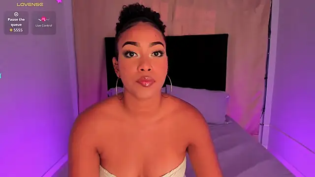 Snapshot of Emy_sweet07 chatting on June 30, 9:27 pm Emy sweet07 online show from June 30, 9:27 pm