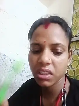 Snapshot of Sapnaroy1213 chatting on June 23, 11:14 pm Sapnaroy1213 online show from June 23, 11:14 pm