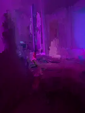 Snapshot of alessia156 chatting on April 4, 6:49 pm alessia156 online show from April 4, 6:49 pm