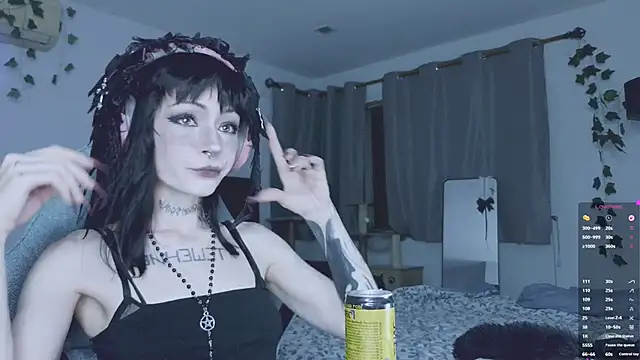 Snapshot of H3xD0ll chatting on July 1, 3:56 pm H3xD0ll online show from July 1, 3:56 pm