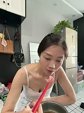 Snapshot of yuanpu0925 chatting on April 3, 4:32 am yuanpu0925 online show from April 3, 4:32 am