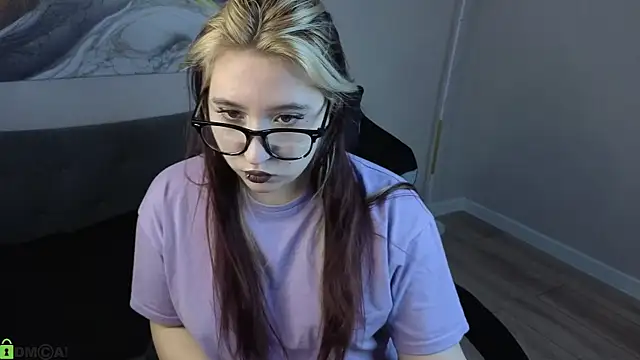 Snapshot of Luna_Host chatting on May 15, 1:12 am Luna Host online show from May 15, 1:12 am