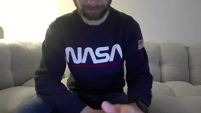 Snapshot of Sam_75013 chatting on May 20, 7:53 pm Sam 75013 online show from May 20, 7:53 pm