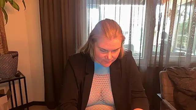 Snapshot of SexyBlondJoanna-Exclusief chatting on April 3, 2:15 pm SexyBlondJoanna-Exclusief online show from April 3, 2:15 pm