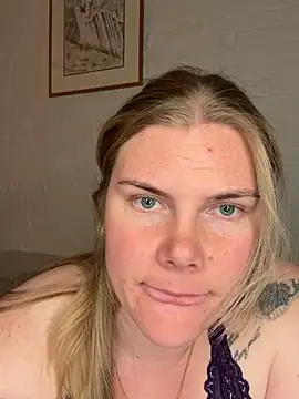 Snapshot of SexyBlondJoanna-Exclusief chatting on April 7, 8:53 pm SexyBlondJoanna-Exclusief online show from April 7, 8:53 pm