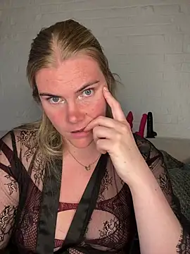 Snapshot of SexyBlondJoanna-Exclusief chatting on April 22, 5:14 pm SexyBlondJoanna-Exclusief online show from April 22, 5:14 pm