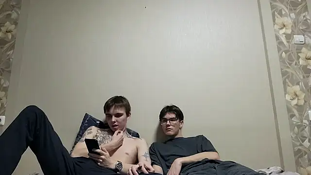 Lucas ice online show from April 10, 2:00 pm