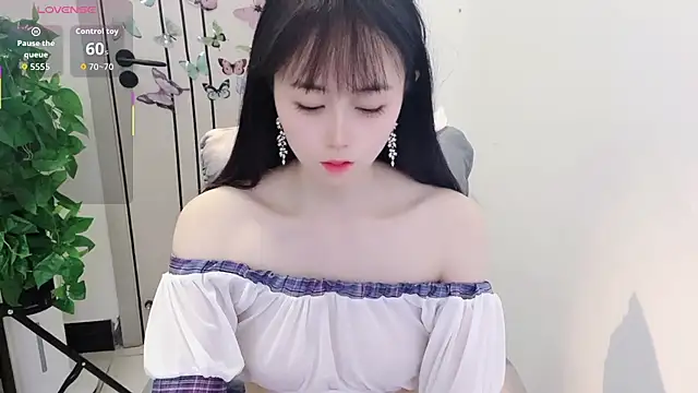 Snapshot of Dear-yuner chatting on May 1, 12:43 pm Dear-yuner online show from May 1, 12:43 pm