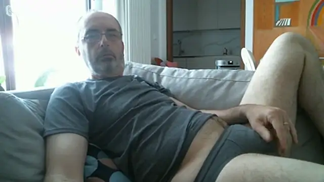 Snapshot of prack1965 chatting on June 2, 7:21 am prack1965 online show from June 2, 7:21 am