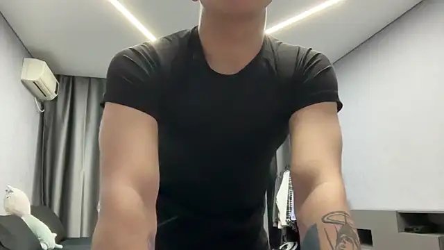 Snapshot of MaxWoolf chatting on April 14, 4:35 pm MaxWoolf online show from April 14, 4:35 pm