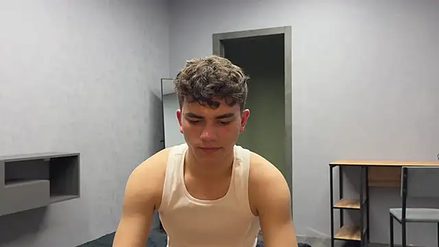 Snapshot of MaxWoolf chatting on May 12, 2:36 pm MaxWoolf online show from May 12, 2:36 pm