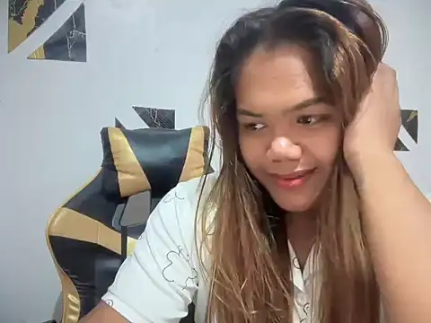 Snapshot of yourhotwild_bella chatting on July 9, 6:01 pm yourhotwild bella online show from July 9, 6:01 pm